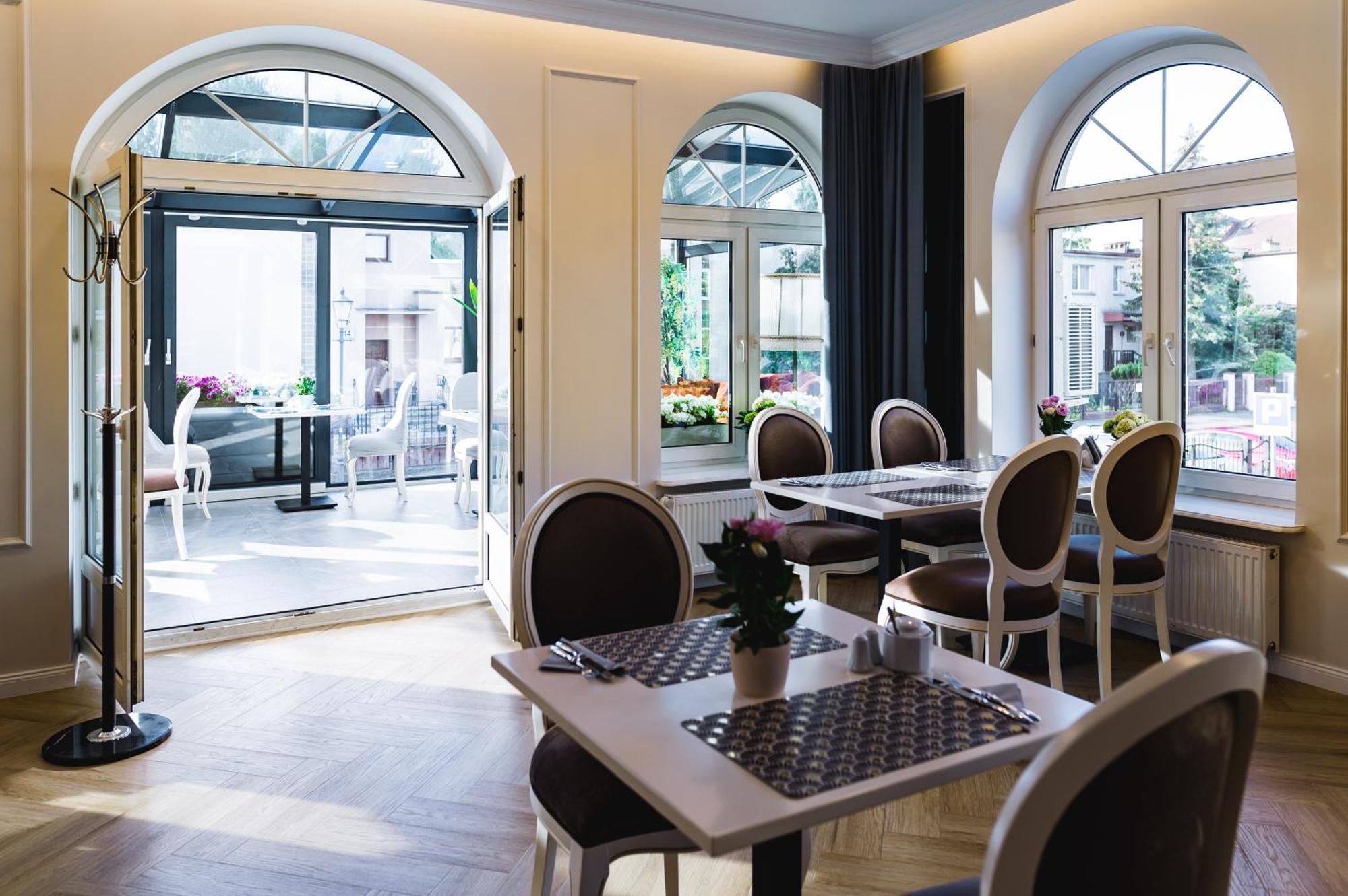 Moris Boutique Beach Hotel 格但斯克 外观 照片