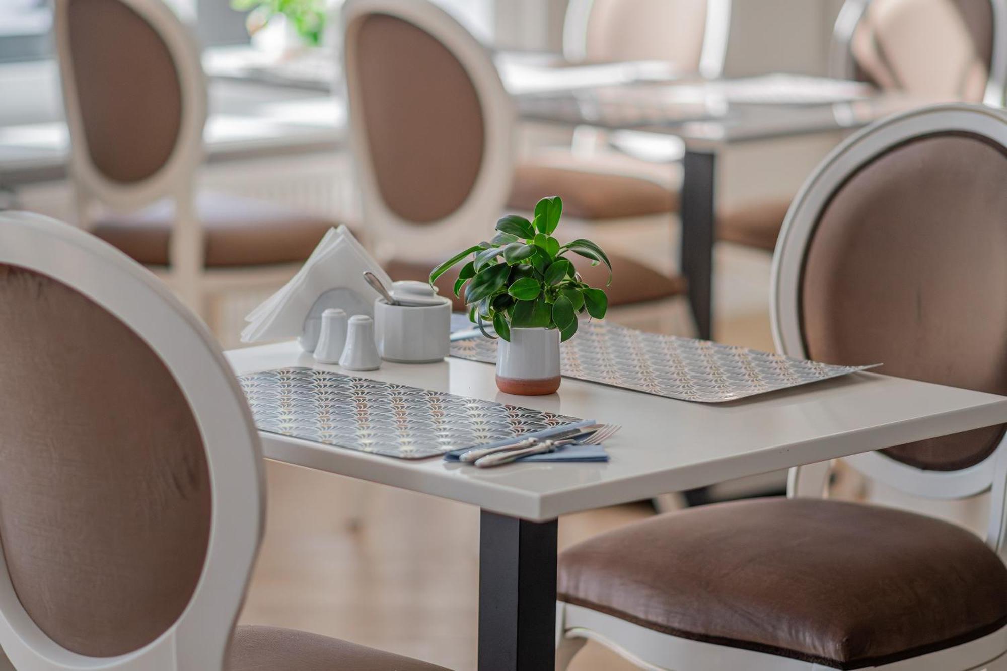 Moris Boutique Beach Hotel 格但斯克 外观 照片